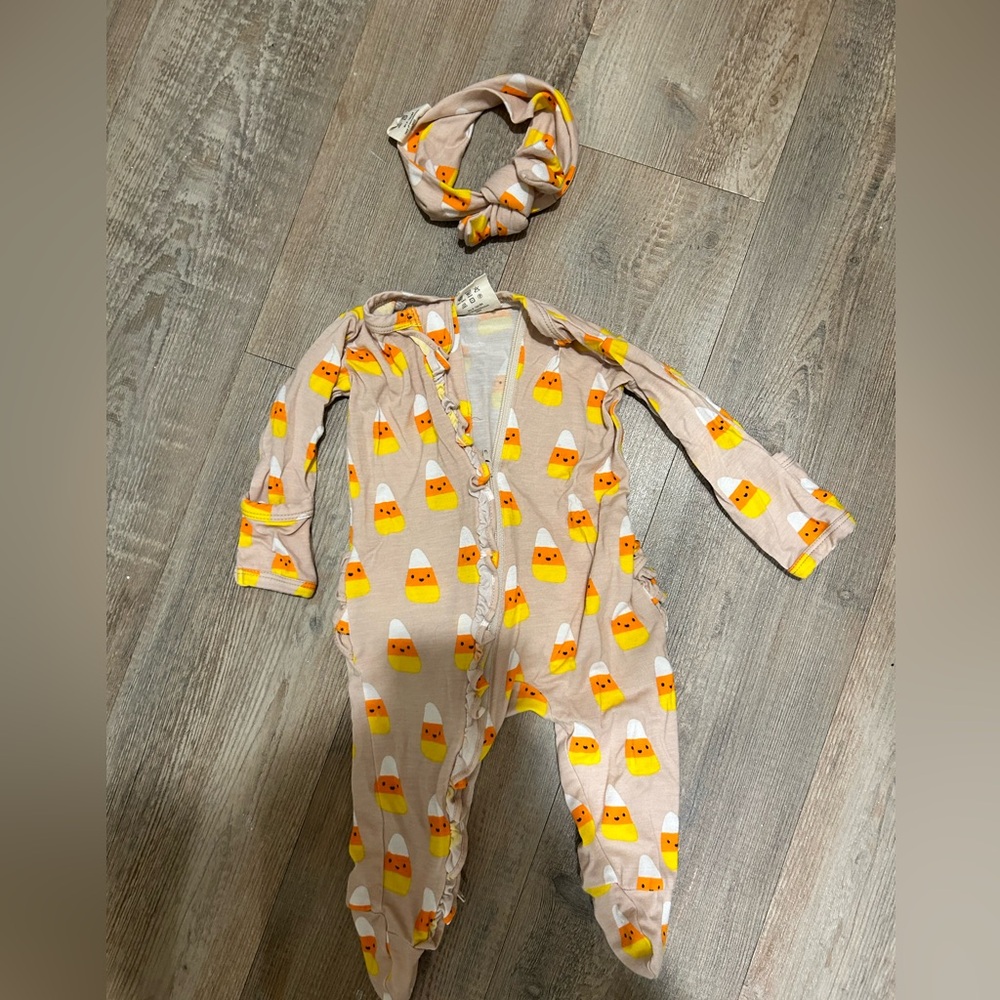 BUNDLE 3 baby items for $5. Ruffle footie with bow